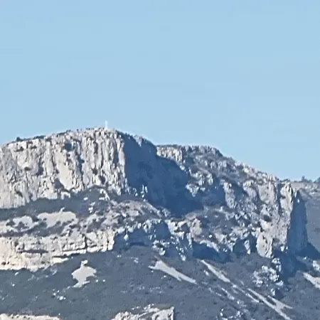 Rez De Port Miou Pres Calanques De Cassis *