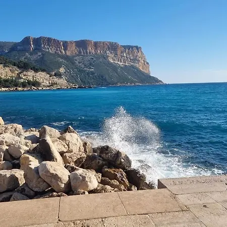 Rez De Port Miou Pres Calanques De Cassis *